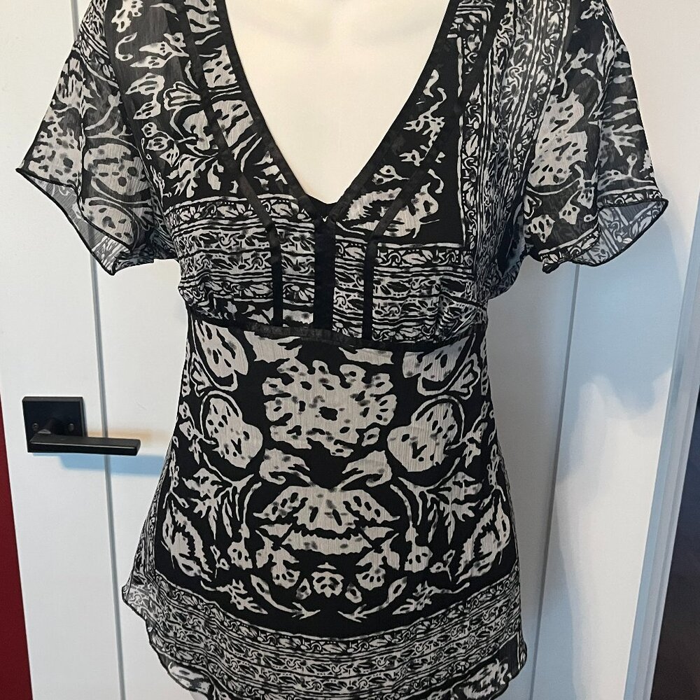 Women’s Bay Studio Career - Floral Blouse – size Small